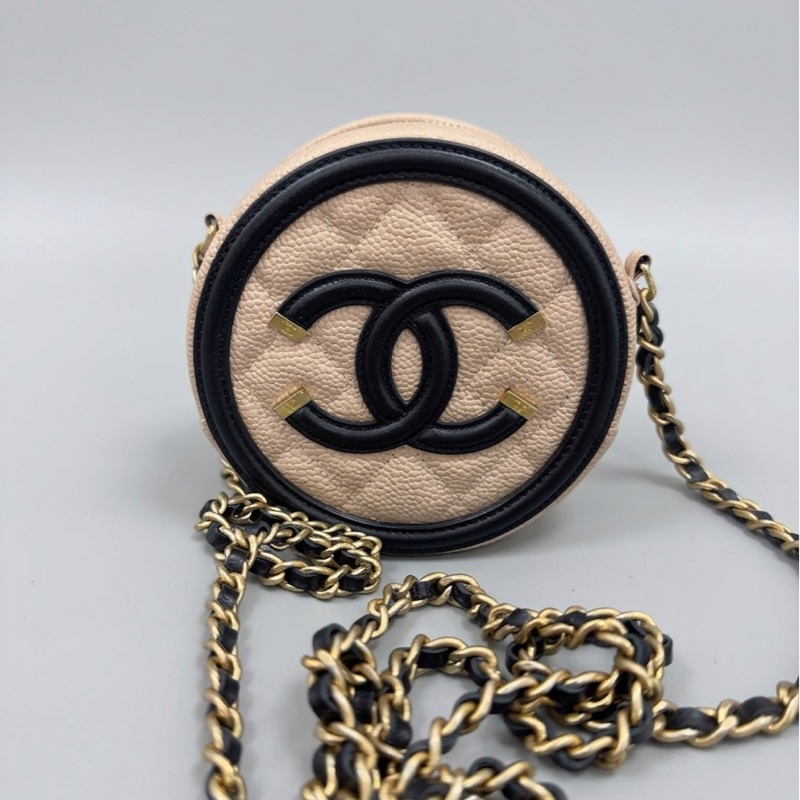 CHANEL香奈兒 米黑荔枝紋牛皮圓餅包 肩背包 27開 尺寸12*4.5*12 保卡-1