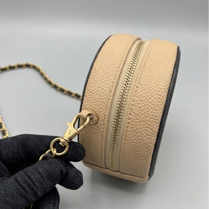 CHANEL香奈兒 米黑荔枝紋牛皮圓餅包 肩背包 27開 尺寸12*4.5*12 保卡-6