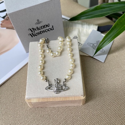 【購證全套99新✨全網最低價】Vivienne Westwood/西太后 MINI BAS RELIEF浮雕土星吊墜 珍珠項鏈 銀色