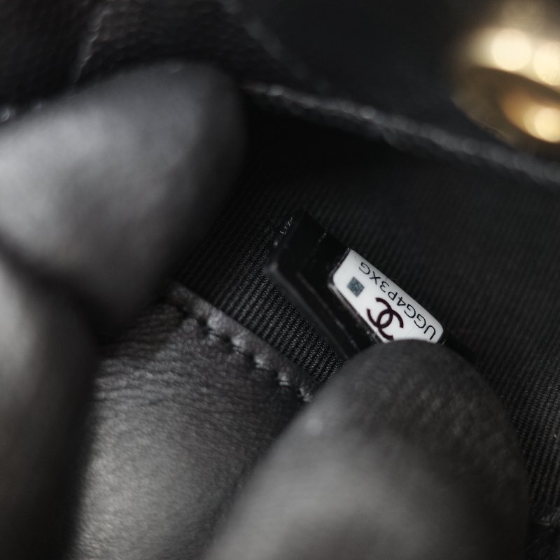 新款全網最低♥️品牌月特價下個月恢復原價(近新全配♥️購買憑證)Chanel 香奈兒 黑色 粒面牛皮 金屬手柄雕花 黑金色皮穿鏈 手提包 斜挎包 兩用-16