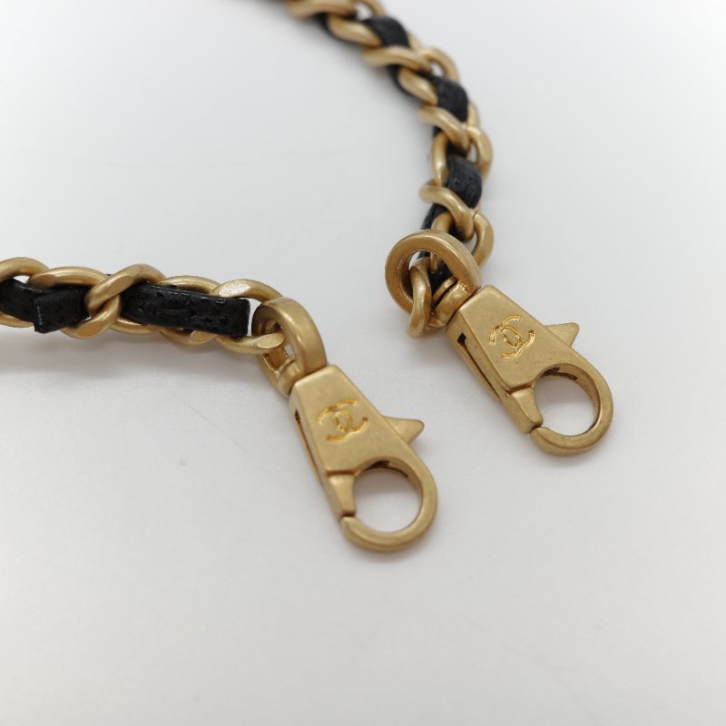 新款全網最低♥️品牌月特價下個月恢復原價(近新全配♥️購買憑證)Chanel 香奈兒 黑色 粒面牛皮 金屬手柄雕花 黑金色皮穿鏈 手提包 斜挎包 兩用-17