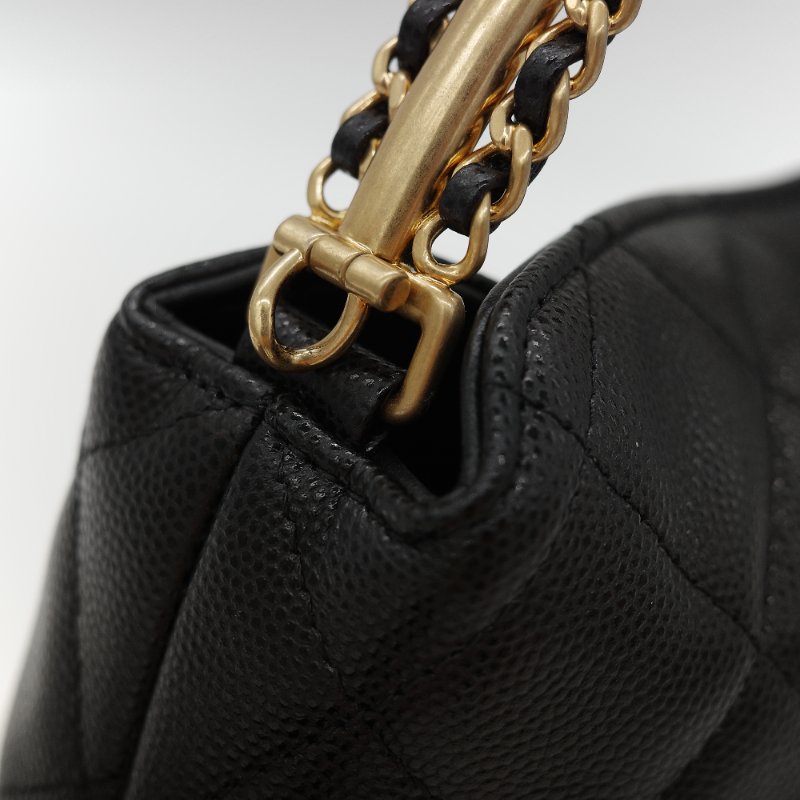 新款全網最低♥️品牌月特價下個月恢復原價(近新全配♥️購買憑證)Chanel 香奈兒 黑色 粒面牛皮 金屬手柄雕花 黑金色皮穿鏈 手提包 斜挎包 兩用-19