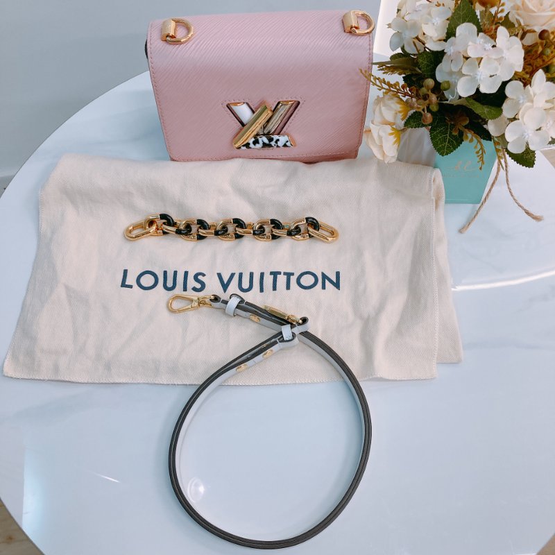 MS0598 Louis Vuitton 路易威登 扭扭包 小號 水波紋 樹皮紋 粉紅色 鴛鴦金扣 Twist PM Epi Pink and Stone x GHW-21
