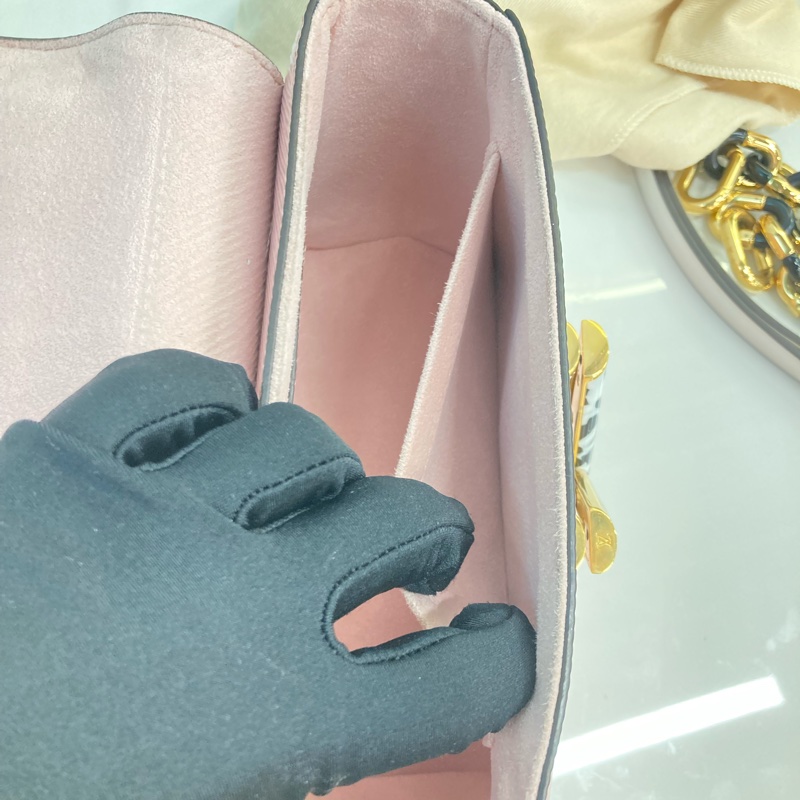 MS0598	Louis Vuitton 路易威登 扭扭包 小號 水波紋 樹皮紋 粉紅色 鴛鴦金扣 Twist PM Epi Pink and Stone x GHW-50
