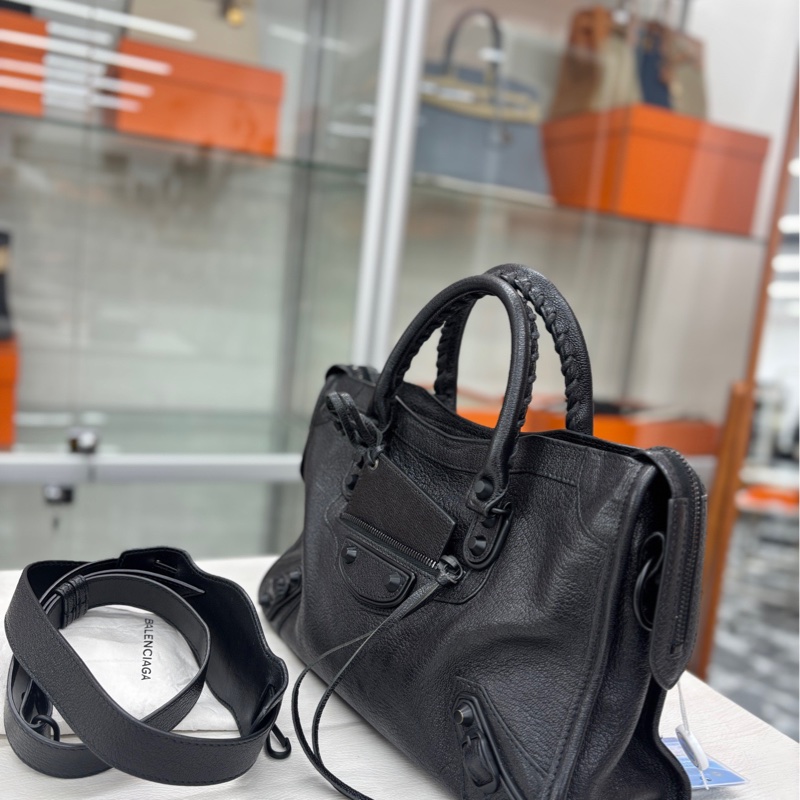 【99新】 Balenciaga 全黑山羊皮小號機車 手提包-1