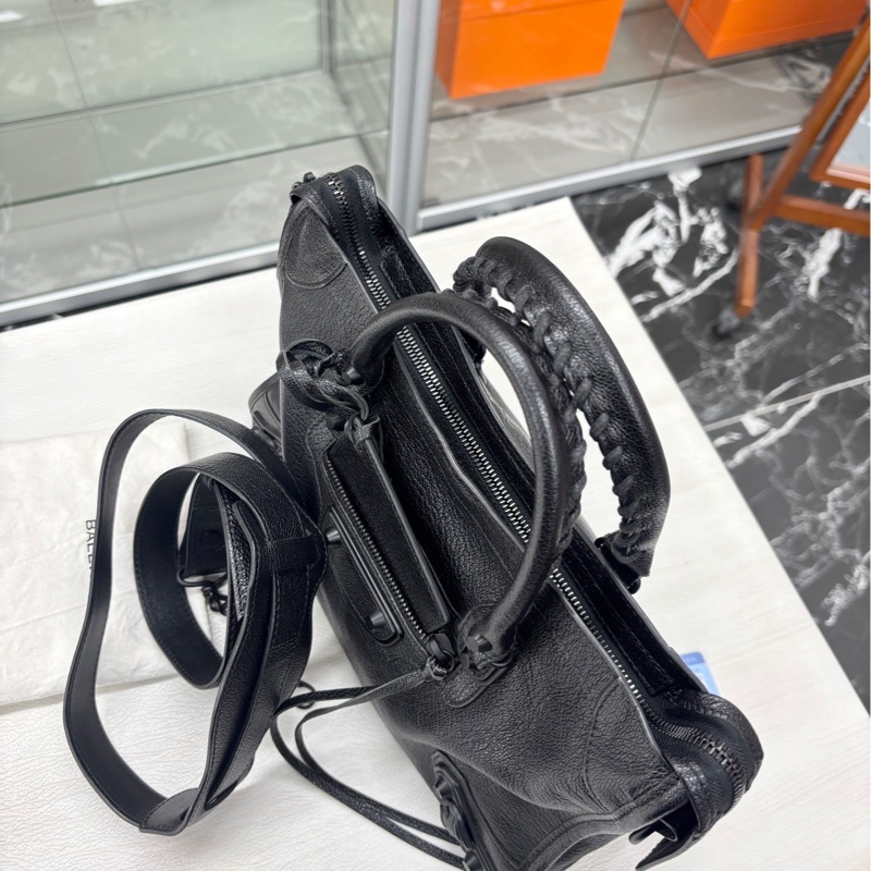 【99新】 Balenciaga 全黑山羊皮小號機車 手提包-4