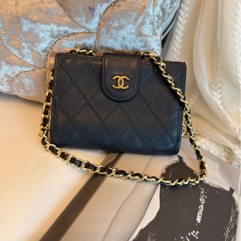 香奈兒 黑色 皮革包 銀包 /中古 vintage Chanel黑色 皮革中夾 皮夾 錢包 短夾二手包 小包 古董-0