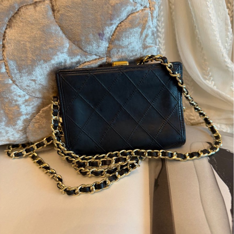 香奈兒 黑色 皮革包 銀包 /中古 vintage Chanel黑色 皮革中夾 皮夾 錢包 短夾二手包 小包 古董-9