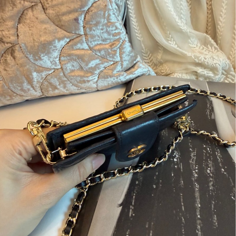 香奈兒 黑色 皮革包 銀包 /中古 vintage Chanel黑色 皮革中夾 皮夾 錢包 短夾二手包 小包 古董-12