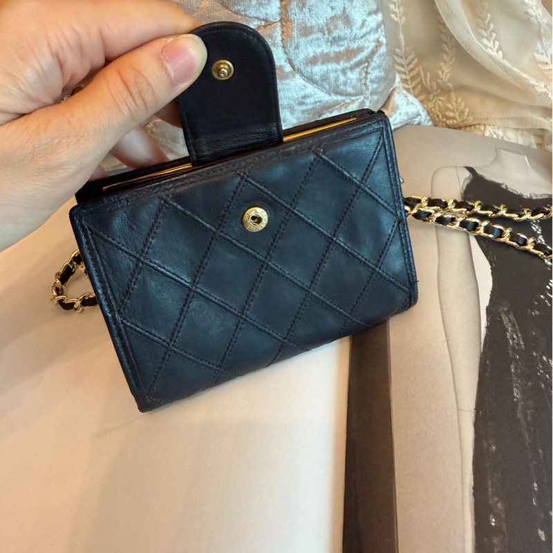香奈兒 黑色 皮革包 銀包 /中古 vintage Chanel黑色 皮革中夾 皮夾 錢包 短夾二手包 小包 古董-14