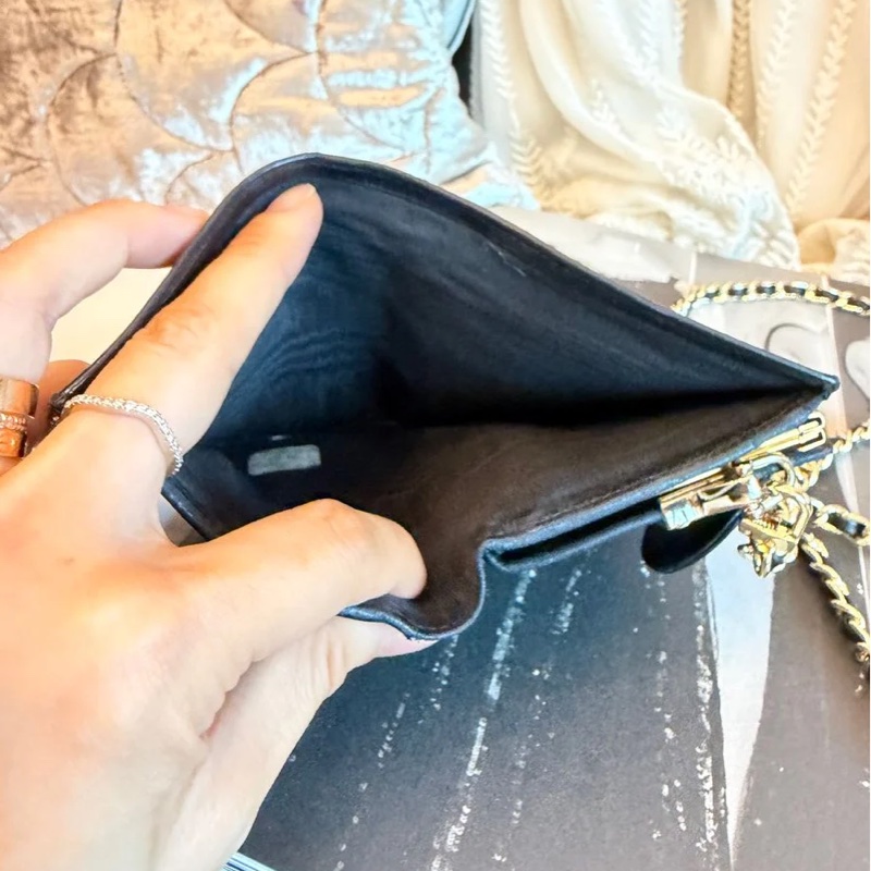 香奈兒 黑色 皮革包 銀包 /中古 vintage Chanel黑色 皮革中夾 皮夾 錢包 短夾二手包 小包 古董-16