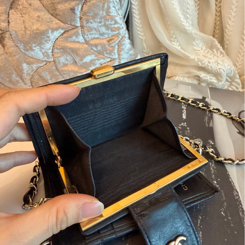 香奈兒 黑色 皮革包 銀包 /中古 vintage Chanel黑色 皮革中夾 皮夾 錢包 短夾二手包 小包 古董-19