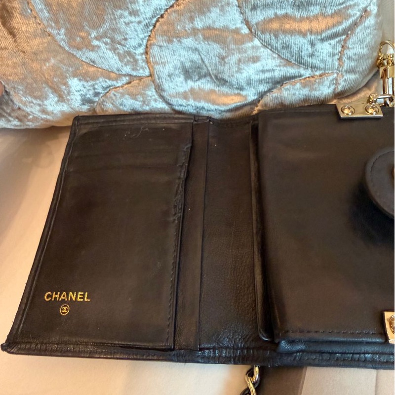 香奈兒 黑色 皮革包 銀包 /中古 vintage Chanel黑色 皮革中夾 皮夾 錢包 短夾二手包 小包 古董-21