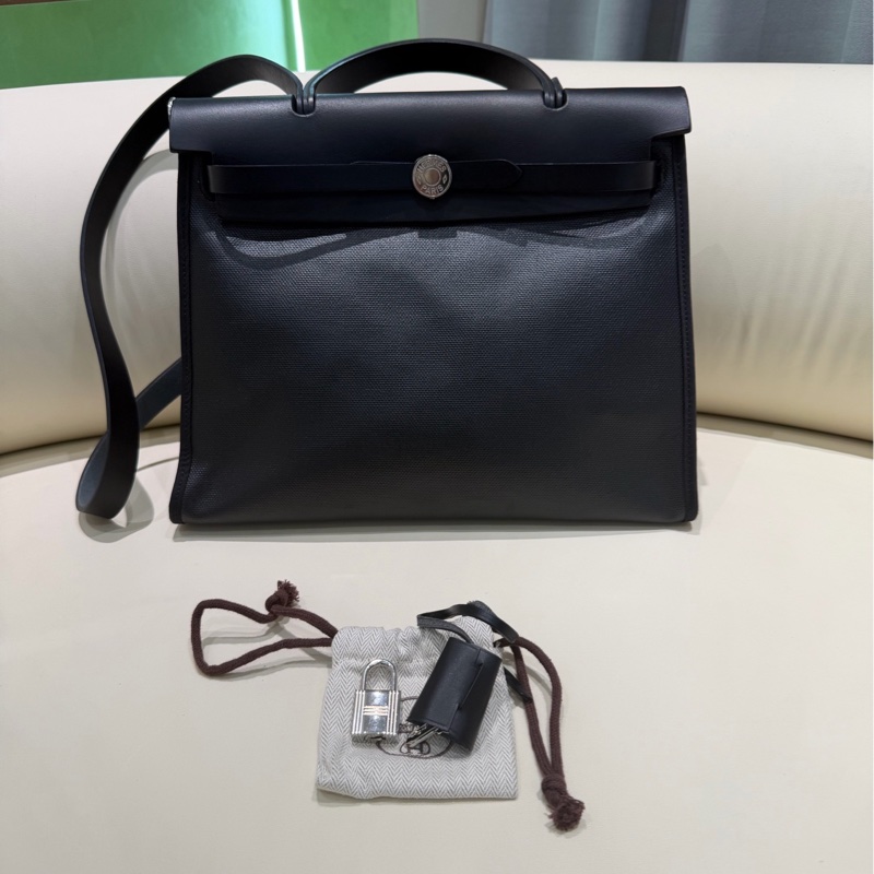 Hermes愛馬仕herbag31黑銀防水布拼皮斜挎包 鎖鑰匙 子袋。-0