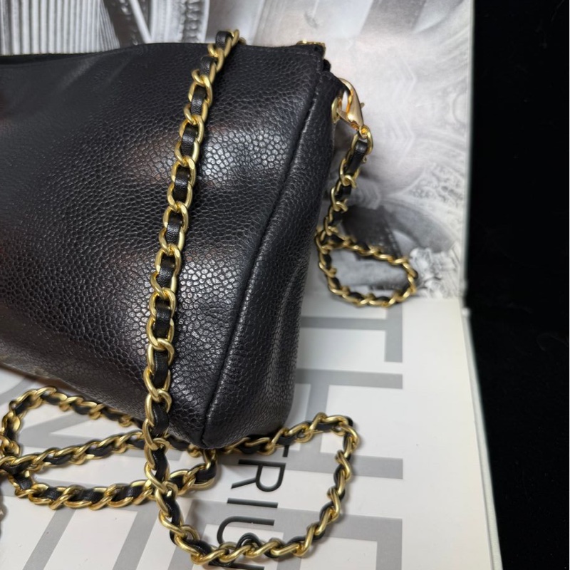 香奈兒 中古包 Chanel 黑金 魚子醬 皮革包 側背包 斜背包 二手古董包 黑色 小包 古董 中古二手Chanel黑色魚子醬皮革側背包斜背包 皮革包 單肩包 古董-15