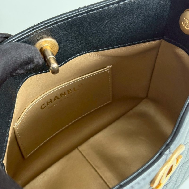 99新🆕 芯片款 Chanel 香奈兒 金球hobo斜背包 黑金-7