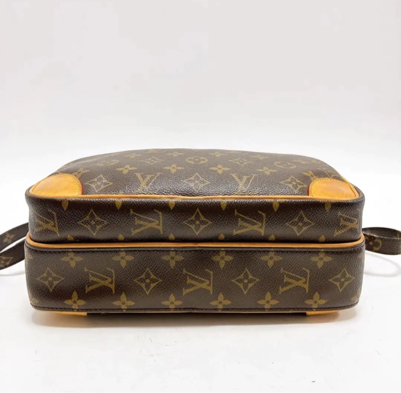 【狀況超好❗️全網最低價】LV雙層竪版相機包|記者包|男女包 單肩款|橫版|經典雙層設計-4