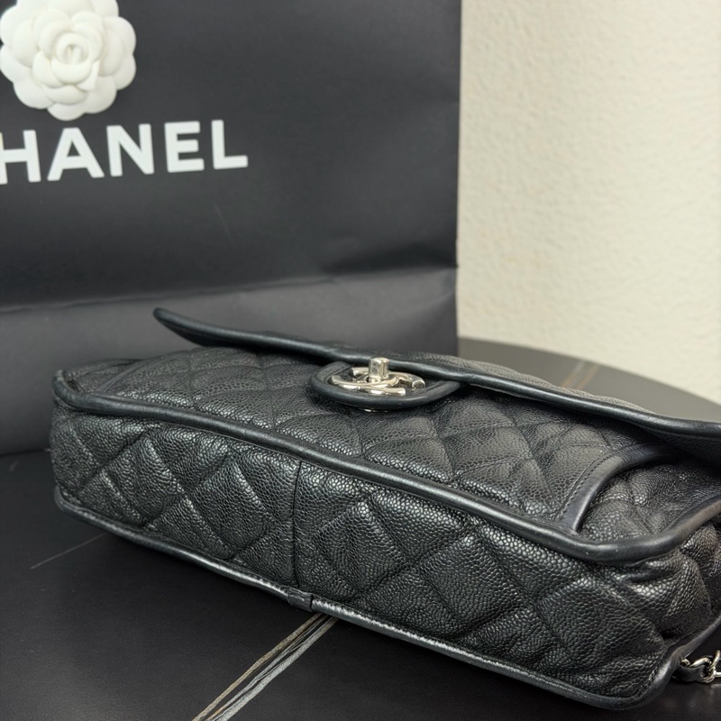 Chanel 香奈兒 黑銀荔枝牛皮CF機場包 18開 尺寸30×6×20-6