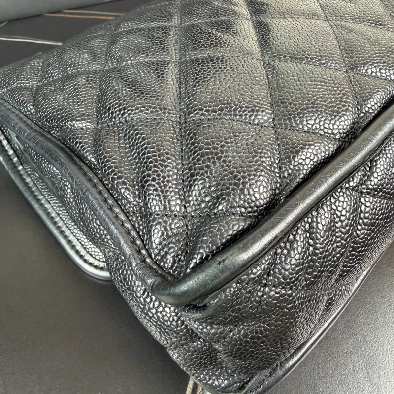 Chanel 香奈兒 黑銀荔枝牛皮CF機場包 18開 尺寸30×6×20-10