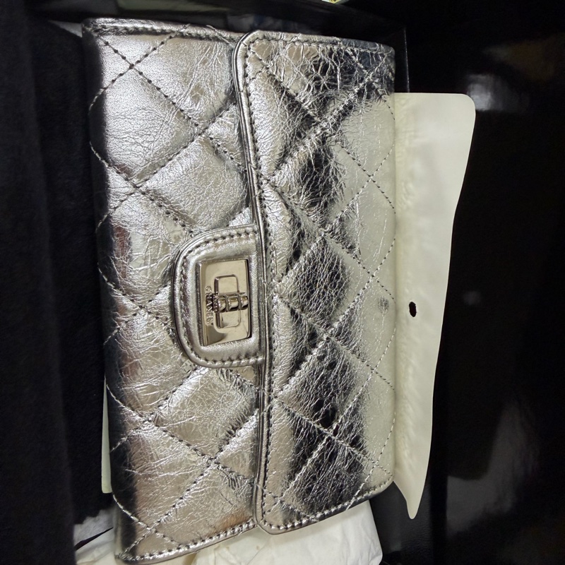 香奈兒銀色中夾-0