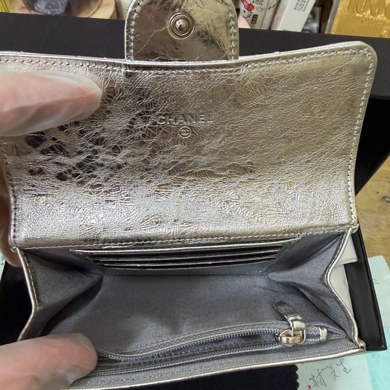 香奈兒銀色中夾-6