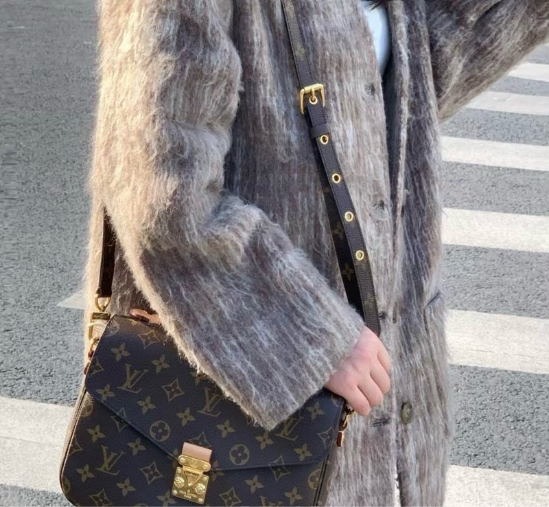 LV metis 老花 郵差包-7