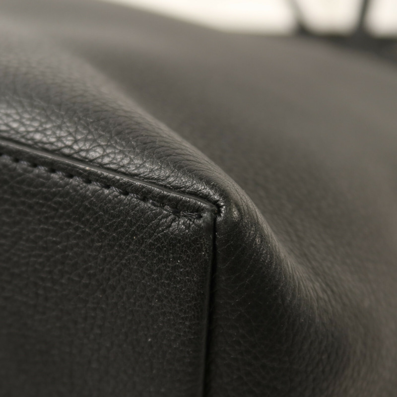 LOUIS VUITTON 牛皮皮革Lockme Go銀扣手挽袋-14