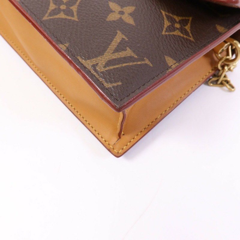 LOUIS VUITTON MonogramS Lock Belt Pouch PM金扣腰包-11