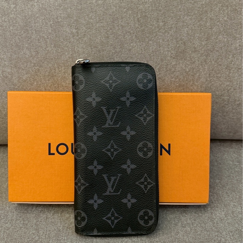 LV黑老花拉鏈長夾-0