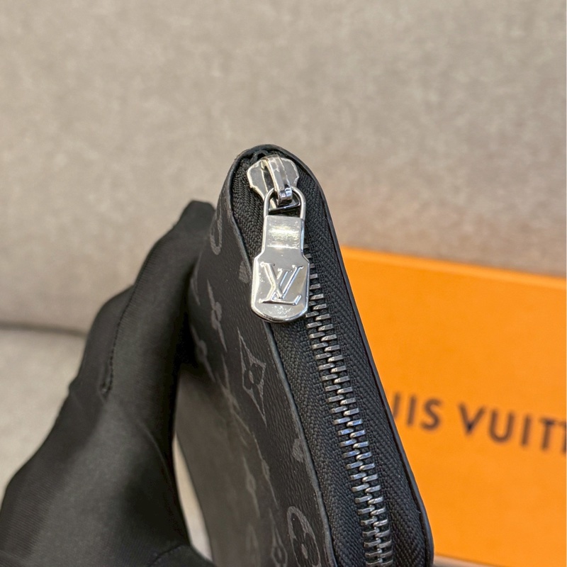 LV黑老花拉鏈長夾-2