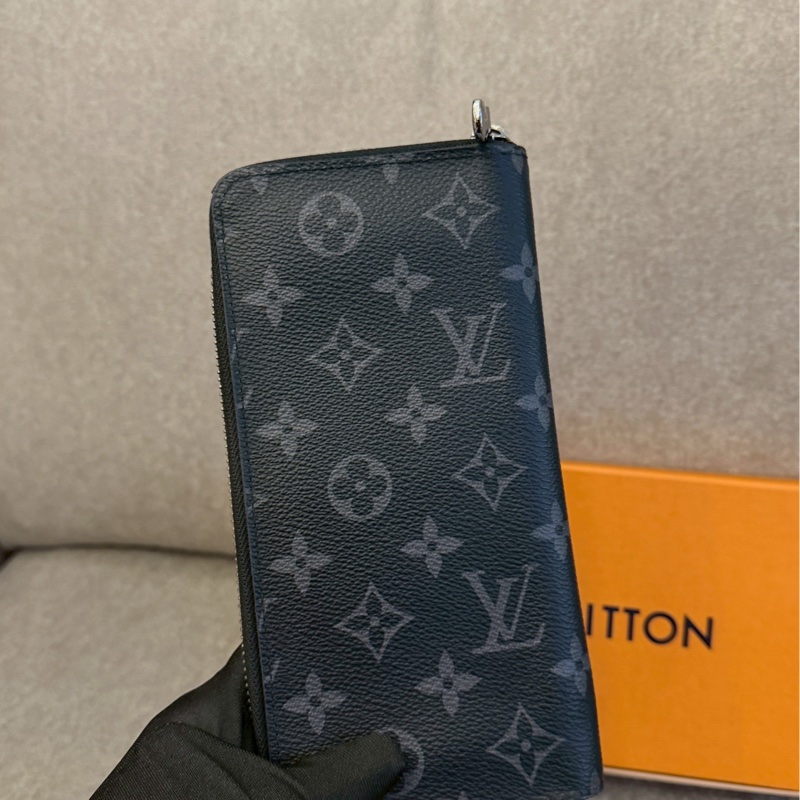 LV黑老花拉鏈長夾-3