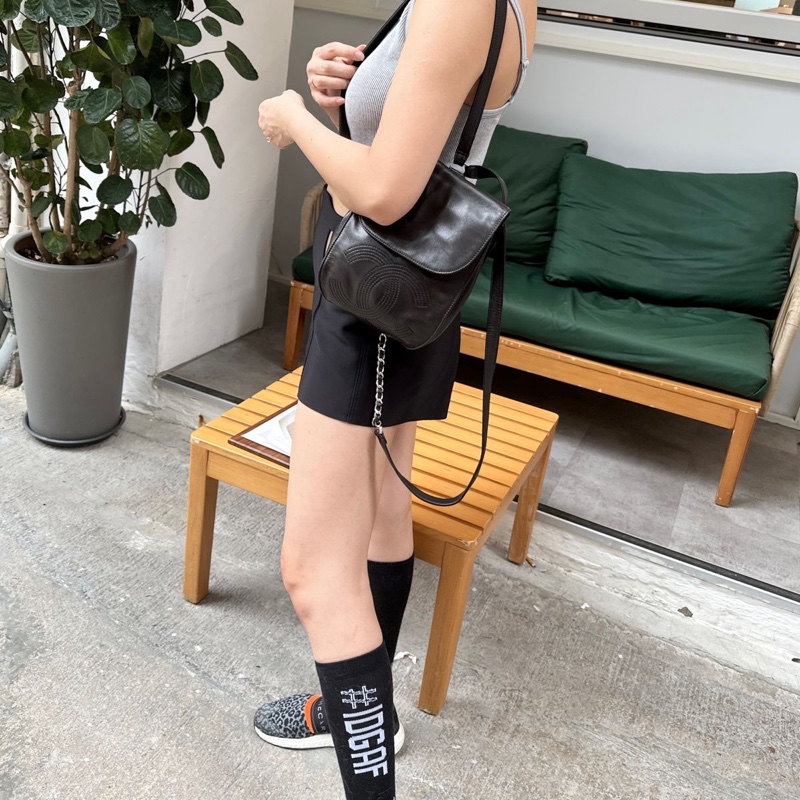 香奈兒 中古包 Chanel 黑銀 皮革包 黑色後背包 雙肩包 背包 二手古董包 黑色 小包 古董 中古二手Chanel backpack 黑色皮革 古董-7