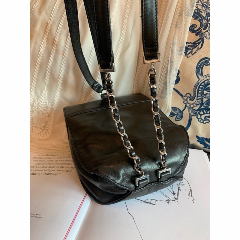 香奈兒 中古包 Chanel 黑銀 皮革包 黑色後背包 雙肩包 背包 二手古董包 黑色 小包 古董 中古二手Chanel backpack 黑色皮革 古董-11