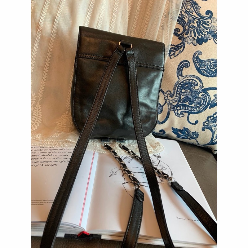 香奈兒 中古包 Chanel 黑銀 皮革包 黑色後背包 雙肩包 背包 二手古董包 黑色 小包 古董 中古二手Chanel backpack 黑色皮革 古董-12