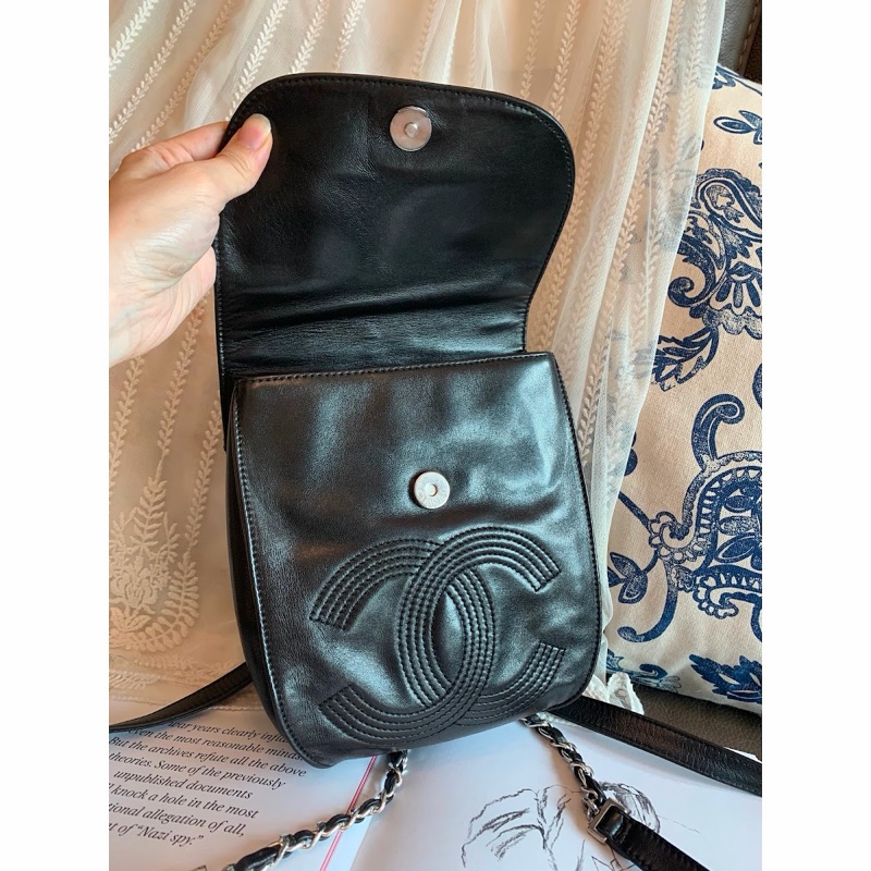 香奈兒 中古包 Chanel 黑銀 皮革包 黑色後背包 雙肩包 背包 二手古董包 黑色 小包 古董 中古二手Chanel backpack 黑色皮革 古董-18