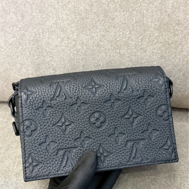 LV steamer黑壓紋-3