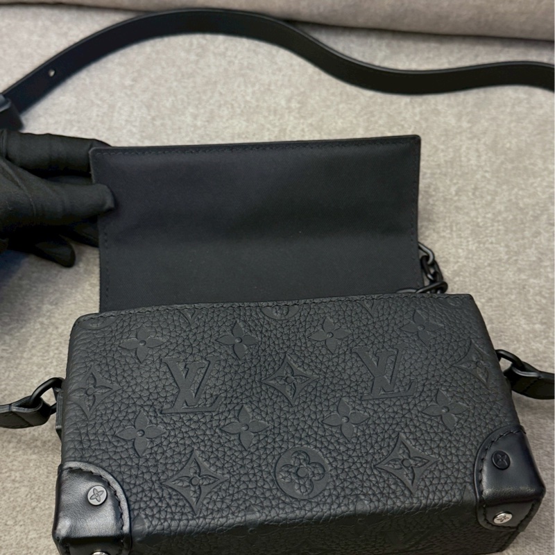 LV steamer黑壓紋-6