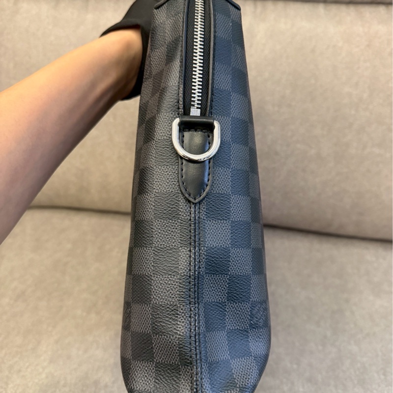 LV黑棋盤格公事包-2