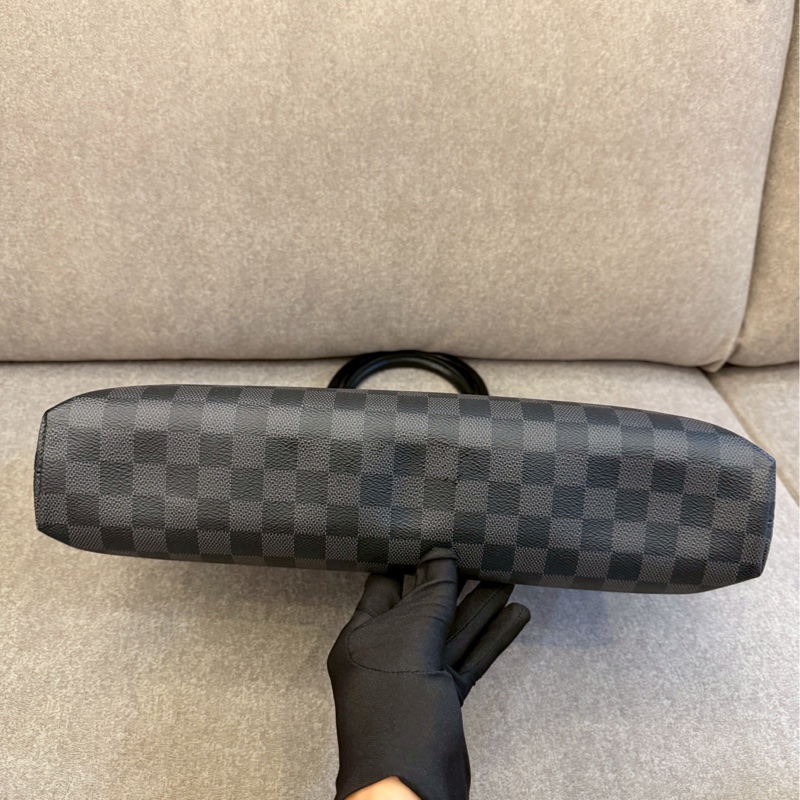 LV黑棋盤格公事包-3