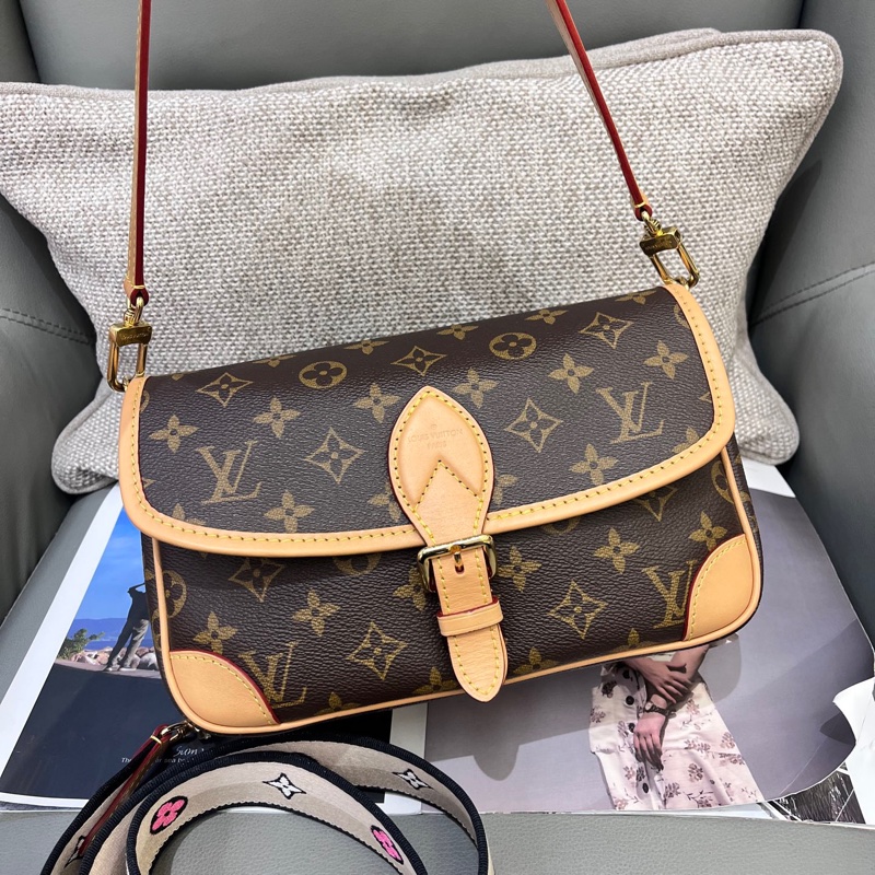 99新LV diane 法棍包黑色肩帶,芯片款-0