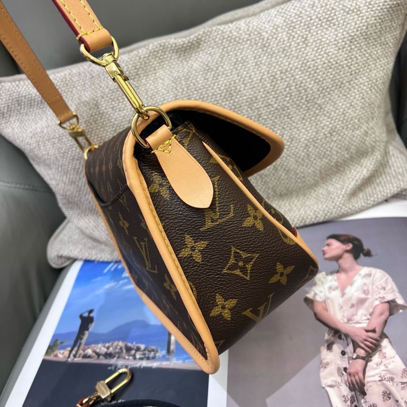 99新LV diane 法棍包黑色肩帶,芯片款-3