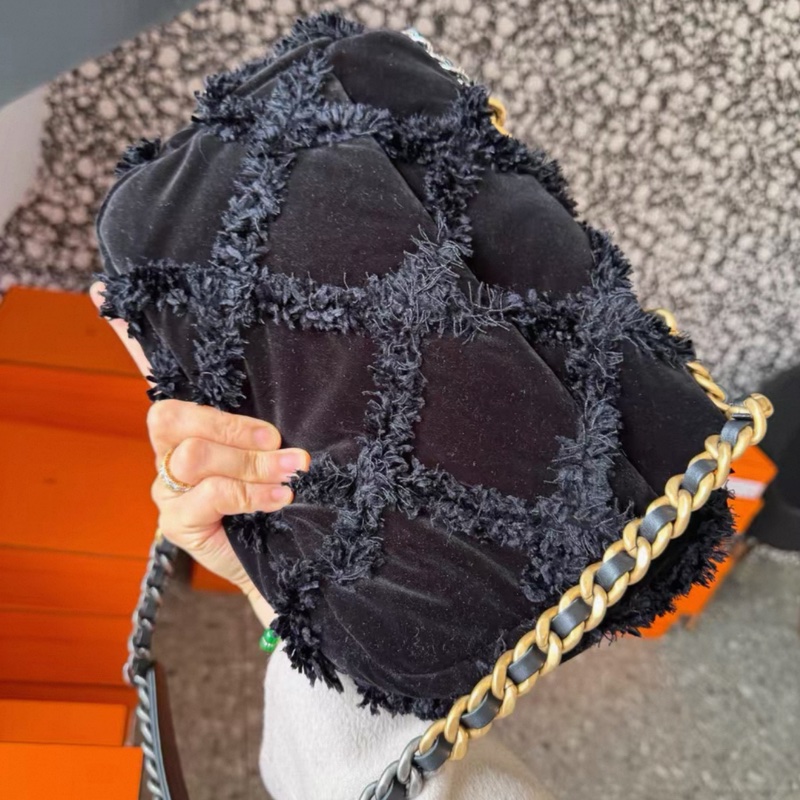 Chanel 19bag 小號絲絨款黑金-1
