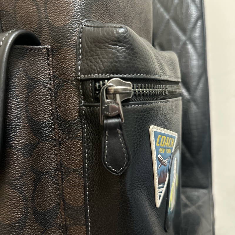 COACH SPRINT 經典 SIGNATURE NYC貼飾後背包-14