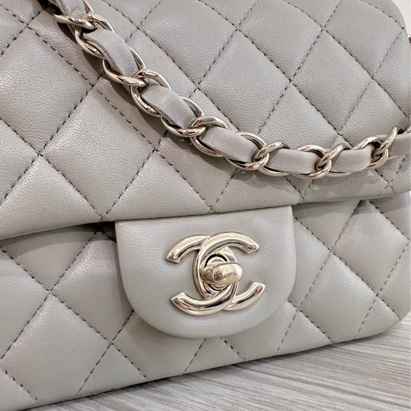 CHANEL全新淺灰香檳扣方胖子-4