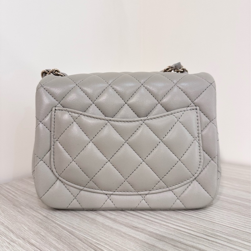 CHANEL全新淺灰香檳扣方胖子-5