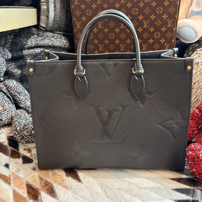 LV 牛皮壓紋on the go MM 晶片款-0