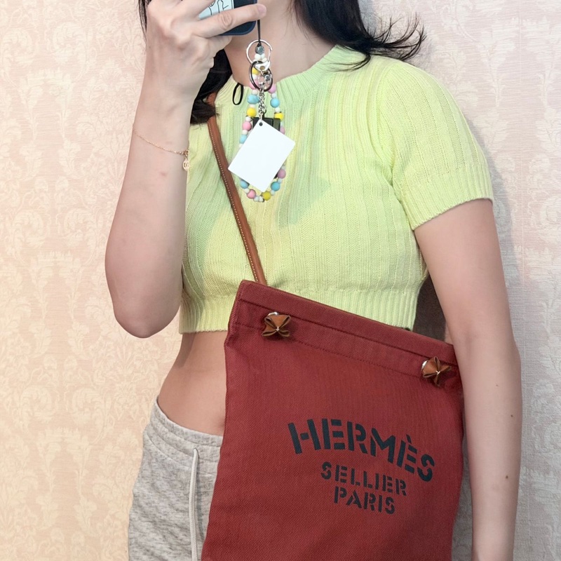 愛馬仕 斜背包 酒紅色帆布包Hermès Aline Grooming Bag-2