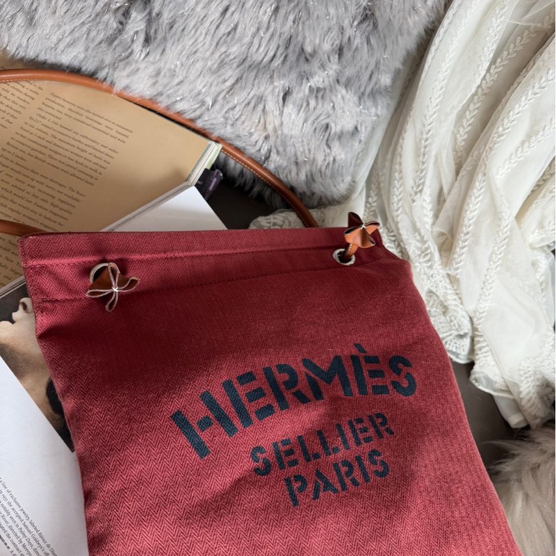 愛馬仕 斜背包 酒紅色帆布包Hermès Aline Grooming Bag-8