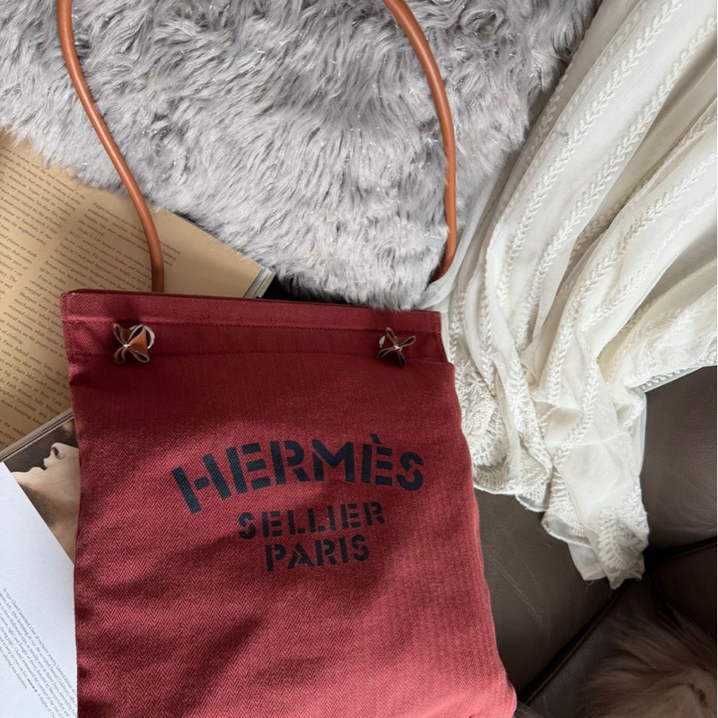 愛馬仕 斜背包 酒紅色帆布包Hermès Aline Grooming Bag-9