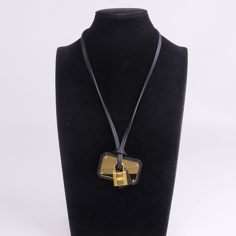HERMES Swift皮革O'Kelly GM Pendant金扣項鍊Noir-6